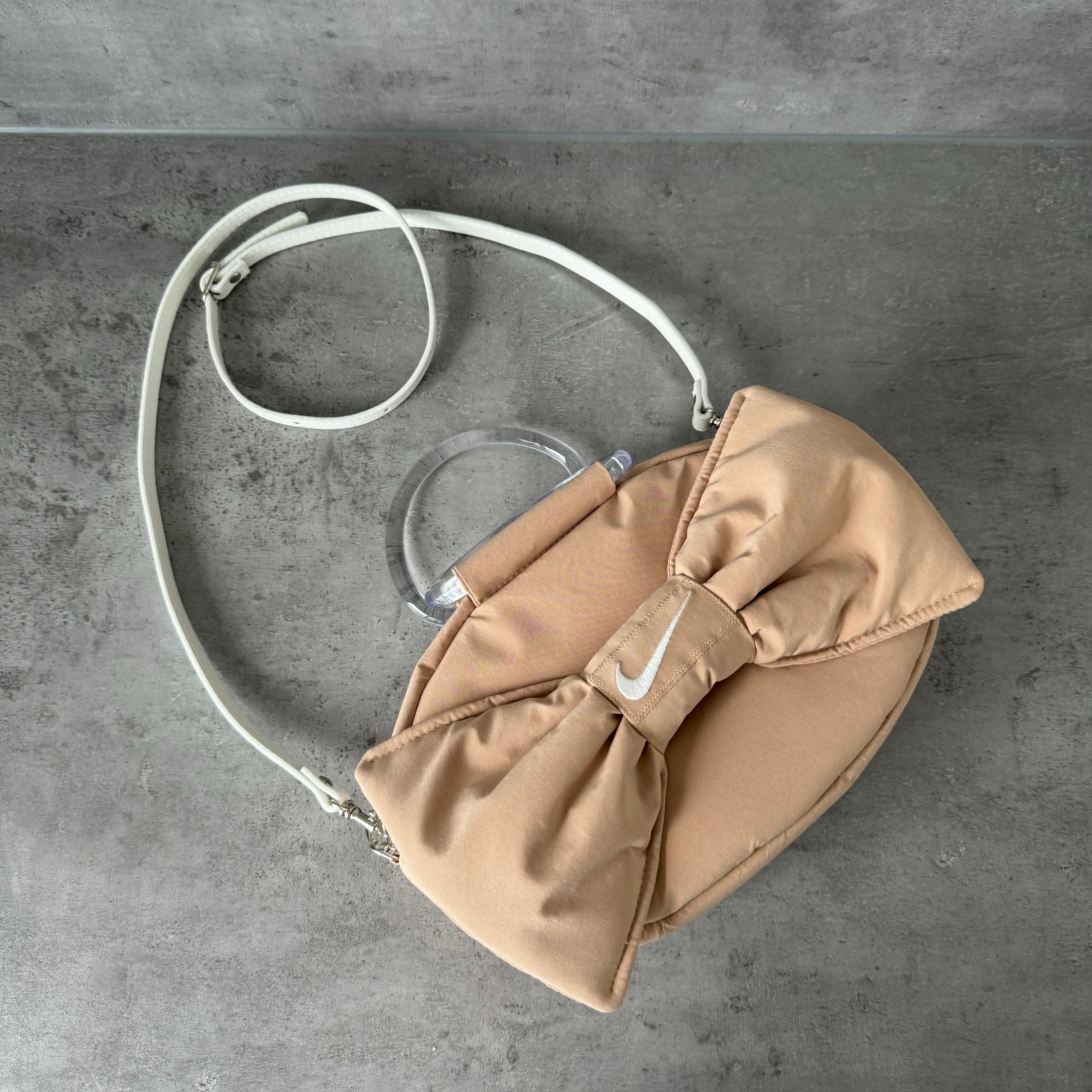 Bow Majesty Beige