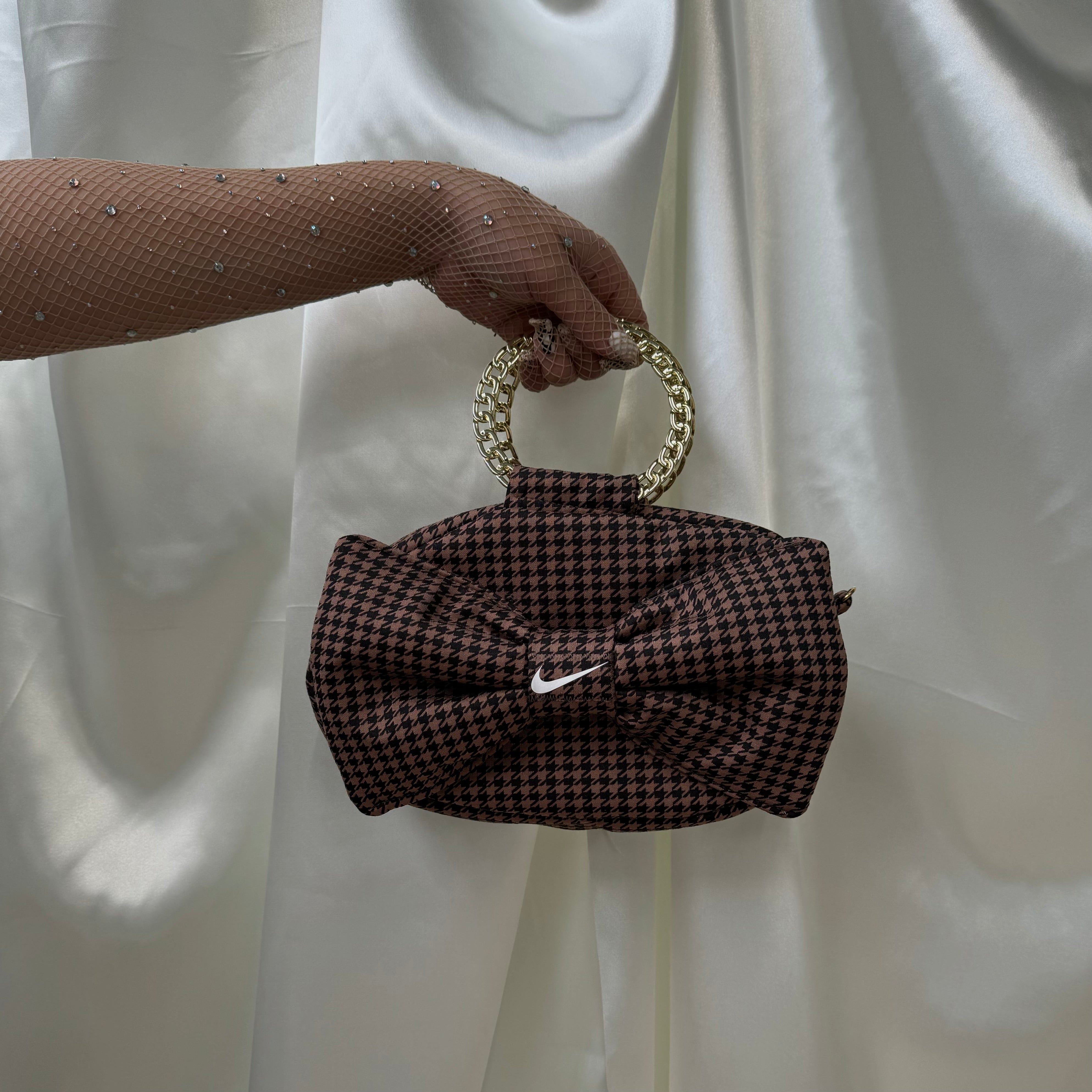 Bow Majesty Brown