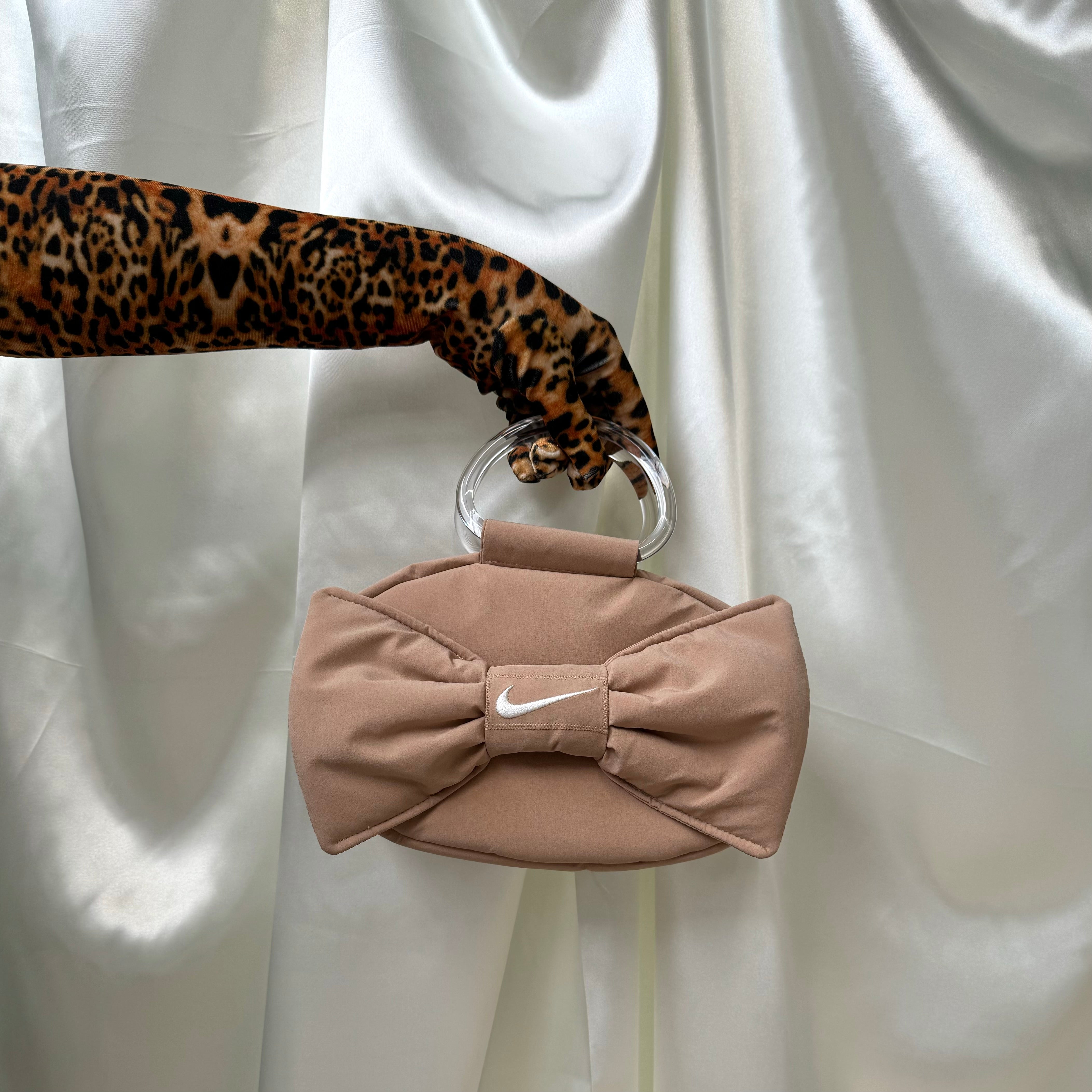 Bow Majesty Beige